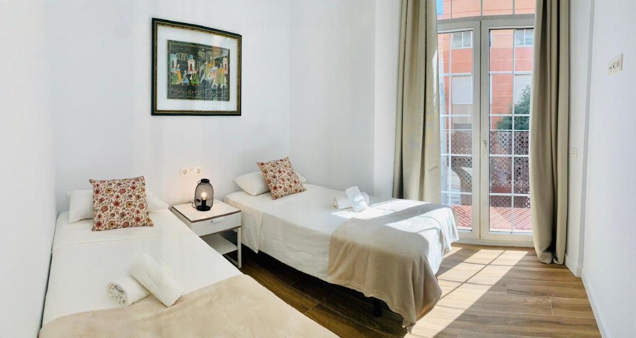 Homely Luxury Atarazanas Appartement